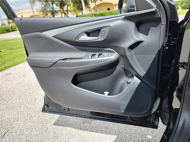 new 2025 Buick Envista car, priced at $26,081