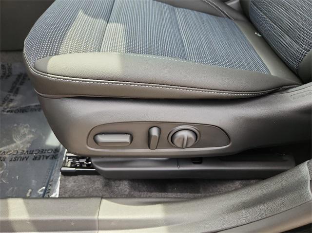 new 2025 Buick Envista car, priced at $25,461