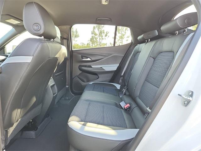 new 2025 Buick Envista car, priced at $25,629