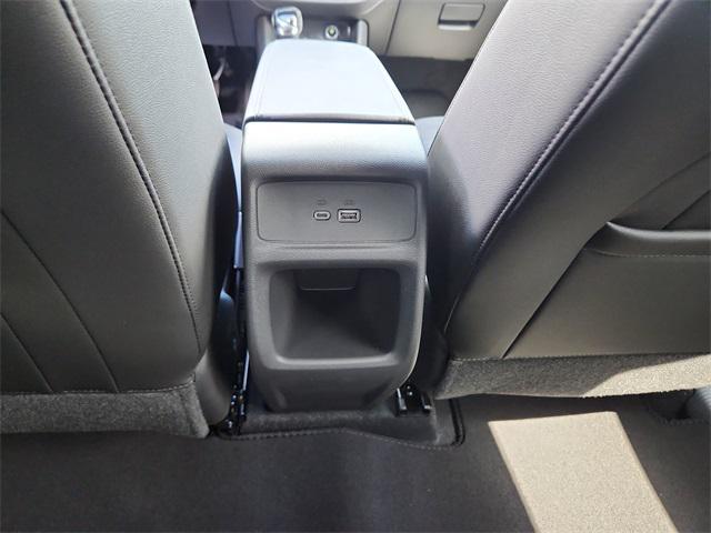 new 2025 Buick Envista car, priced at $27,180