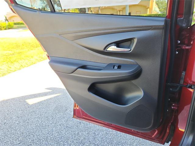new 2025 Buick Envista car, priced at $25,461