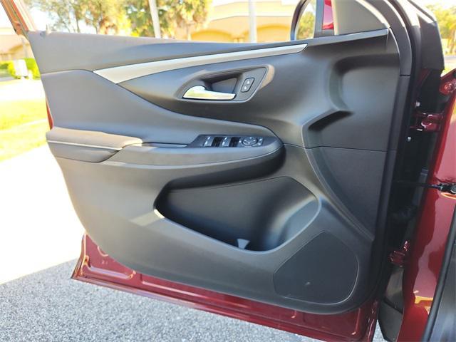 new 2025 Buick Envista car, priced at $25,461