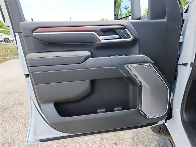 new 2025 GMC Sierra 2500 car, priced at $77,074