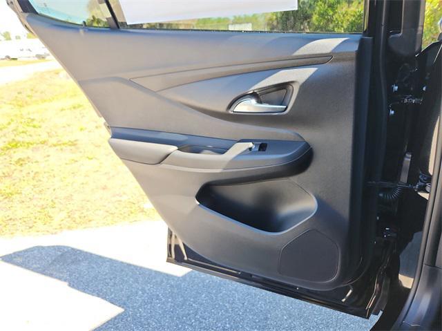 new 2025 Buick Envista car, priced at $24,299