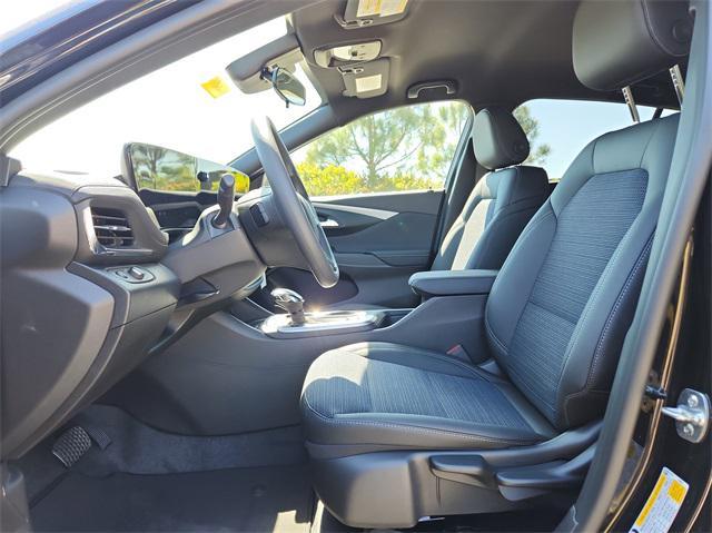 new 2025 Buick Envista car, priced at $24,299