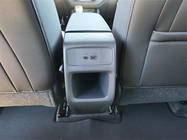new 2025 Buick Envista car, priced at $24,299