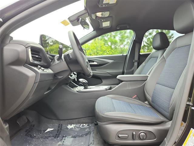 new 2025 Buick Envista car, priced at $26,081