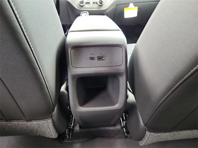 new 2025 Buick Envista car, priced at $26,081