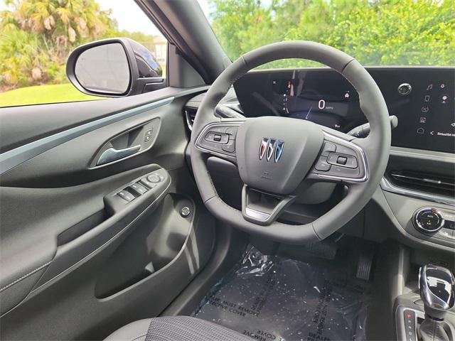 new 2025 Buick Envista car, priced at $26,081