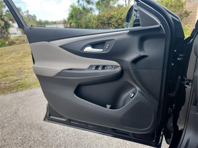 new 2025 Buick Envista car, priced at $30,690
