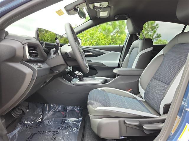 new 2025 Buick Envista car, priced at $24,172