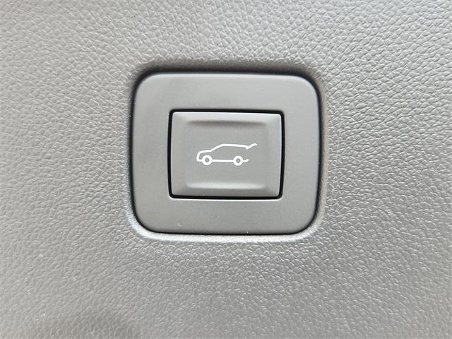 new 2025 Buick Envista car, priced at $30,690