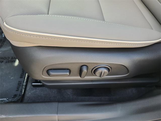 new 2025 Buick Envista car, priced at $30,690