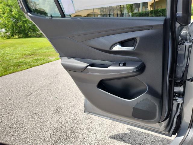 new 2025 Buick Envista car, priced at $25,561