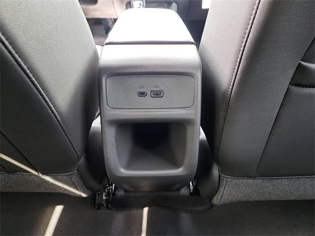 new 2025 Buick Envista car, priced at $25,561