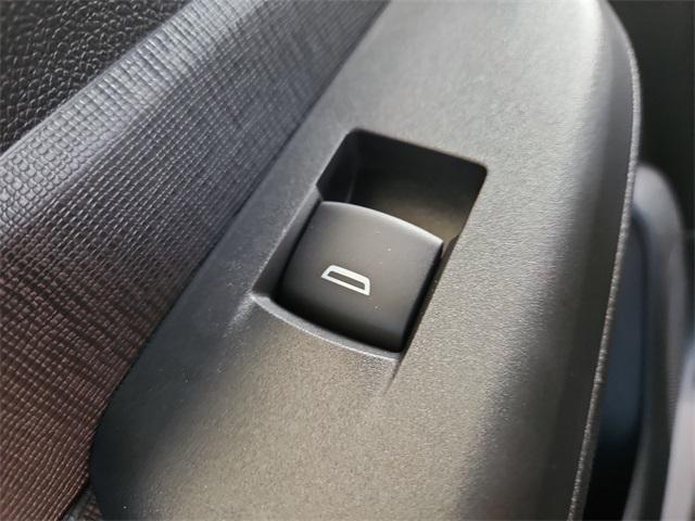 new 2025 Buick Envista car, priced at $25,561