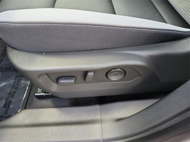 new 2025 Buick Envision car, priced at $40,350