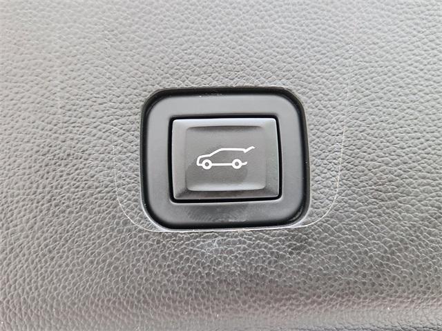 used 2023 Chevrolet Traverse car, priced at $27,000