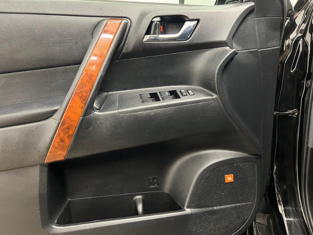 used 2013 Toyota Highlander car, priced at $11,995