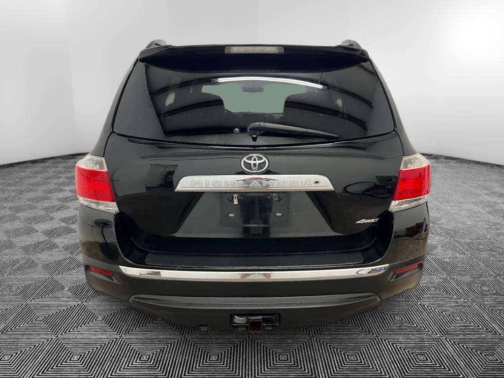 used 2013 Toyota Highlander car, priced at $11,995