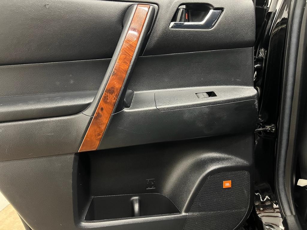 used 2013 Toyota Highlander car, priced at $11,995