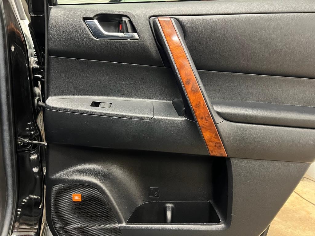 used 2013 Toyota Highlander car, priced at $11,995