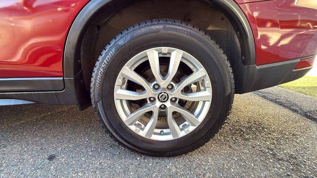 used 2019 Nissan Rogue car, priced at $16,777