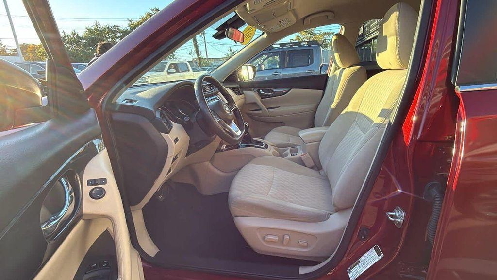 used 2019 Nissan Rogue car, priced at $16,777