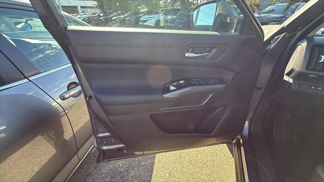 used 2024 Nissan Pathfinder car, priced at $38,999