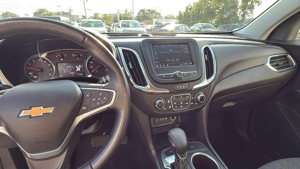used 2022 Chevrolet Equinox car, priced at $23,127