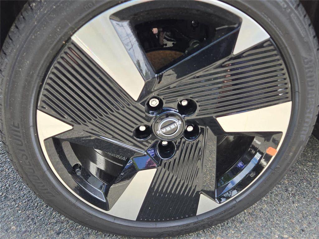 new 2025 Nissan Kicks car, priced at $30,032