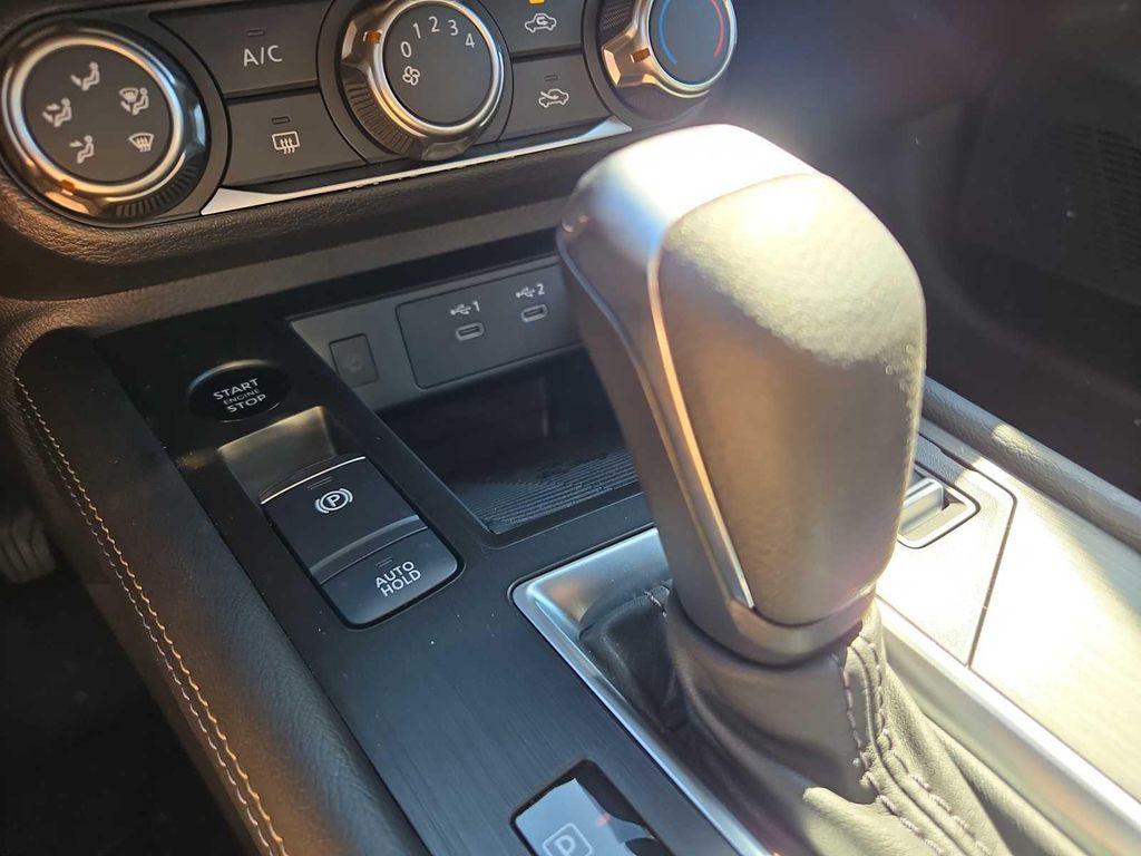 new 2025 Nissan Kicks car, priced at $29,977