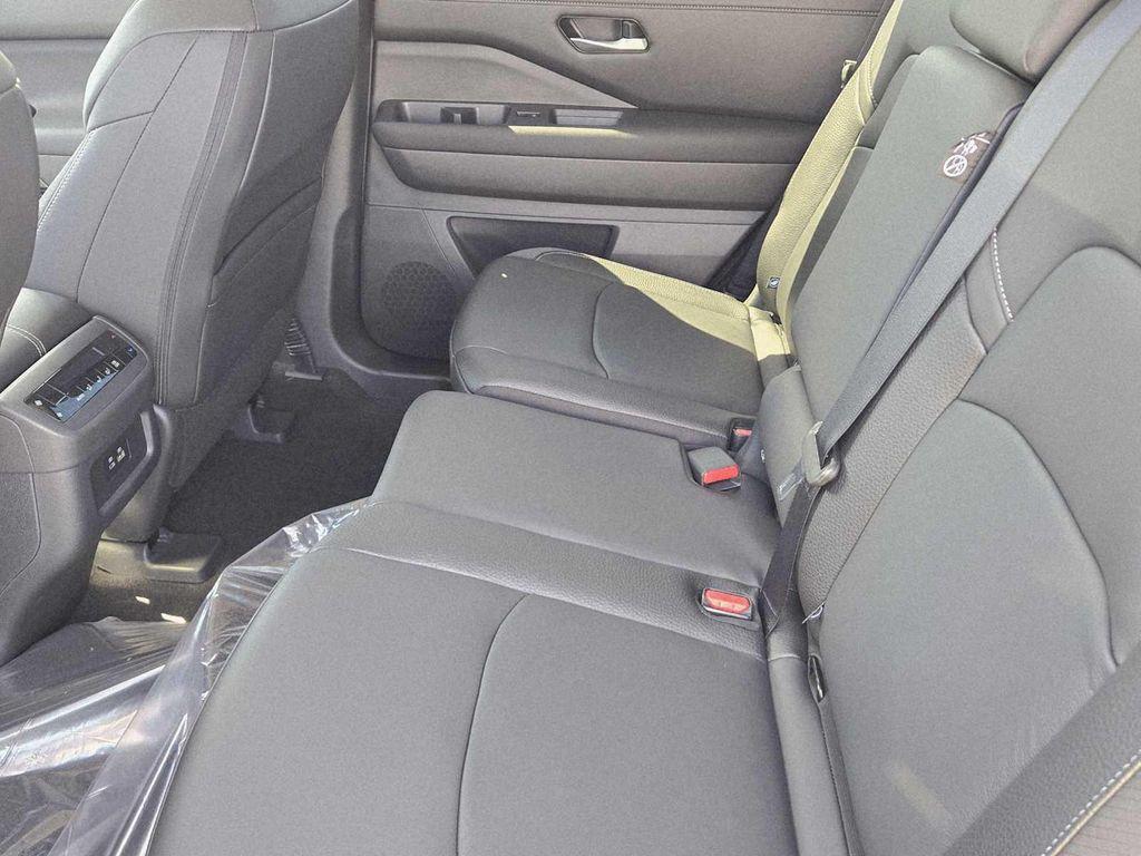 new 2025 Nissan Pathfinder car, priced at $45,071
