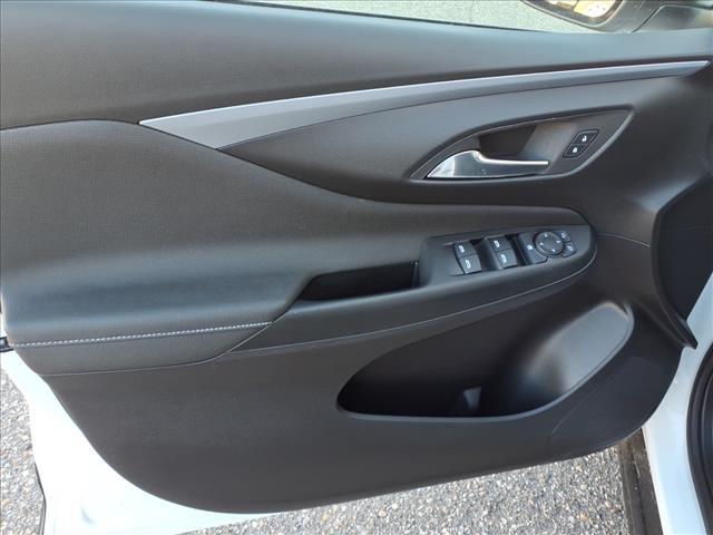 new 2025 Buick Envista car, priced at $24,217