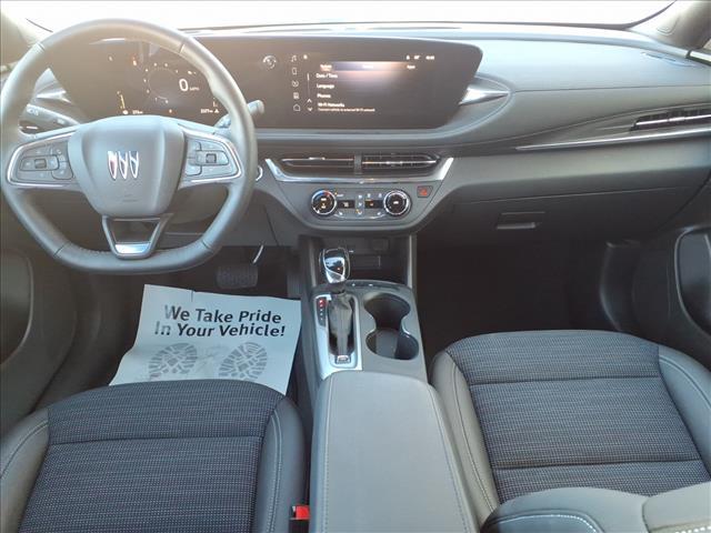 new 2025 Buick Envista car, priced at $24,217