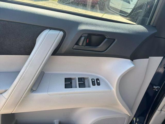 used 2012 Toyota Highlander car, priced at $15,184