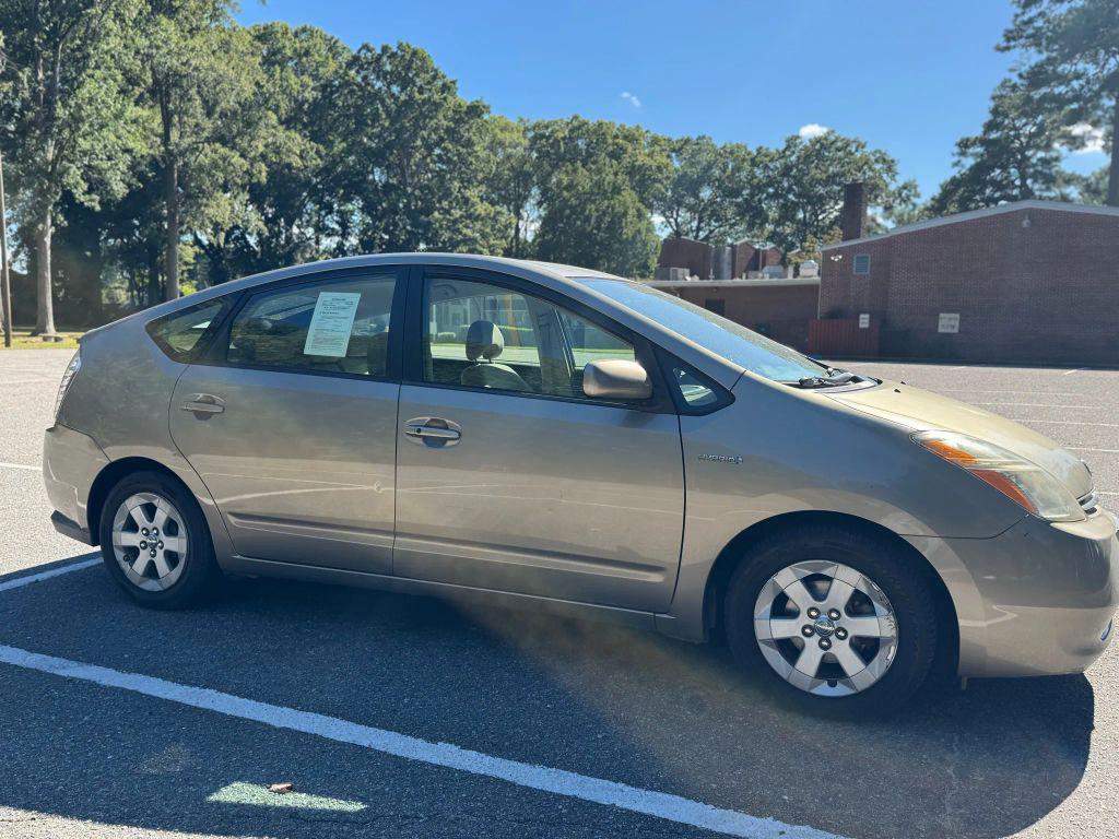 used 2007 Toyota Prius car, priced at $5,500
