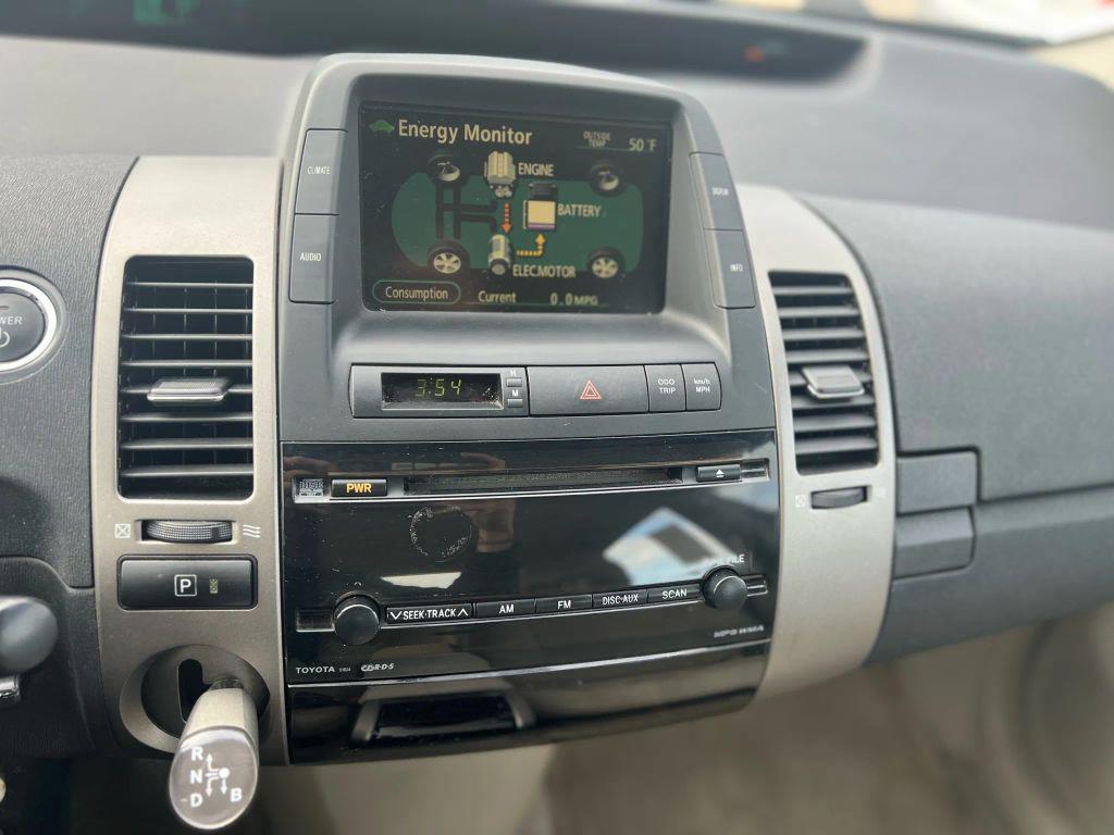 used 2007 Toyota Prius car, priced at $5,500