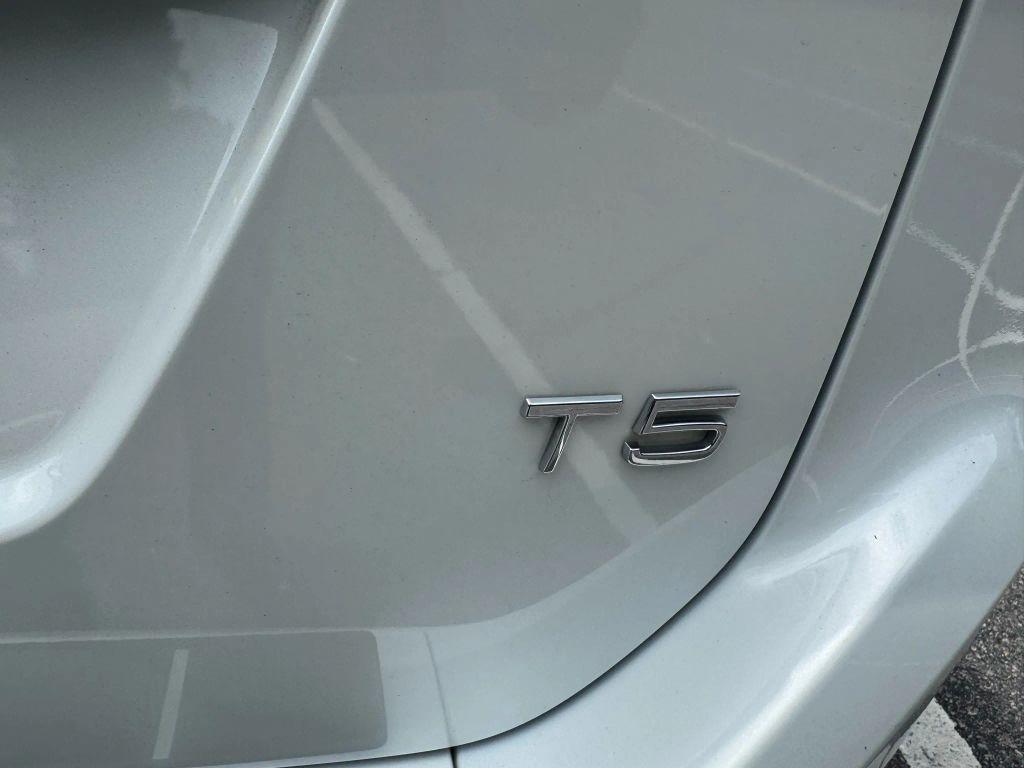used 2016 Volvo XC60 car, priced at $11,800