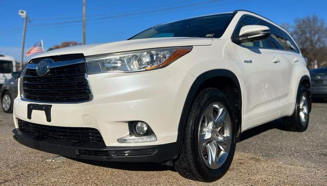 used 2015 Toyota Highlander Hybrid car, priced at $17,233