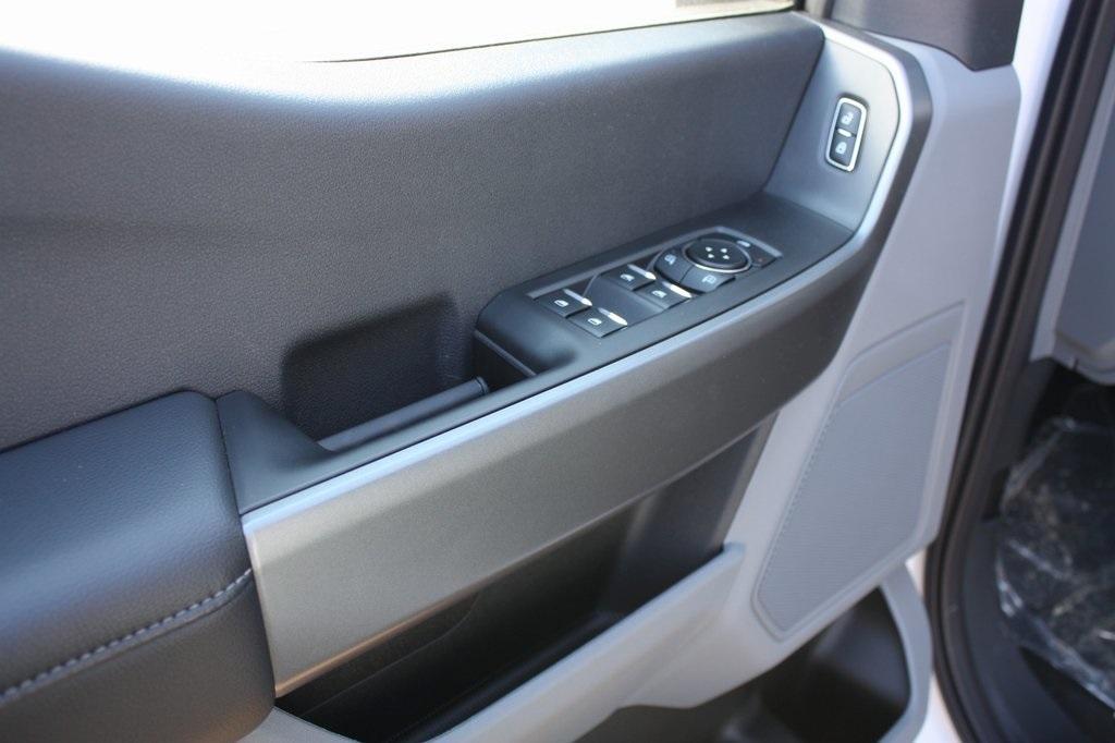 new 2025 Ford F-250 car, priced at $56,987