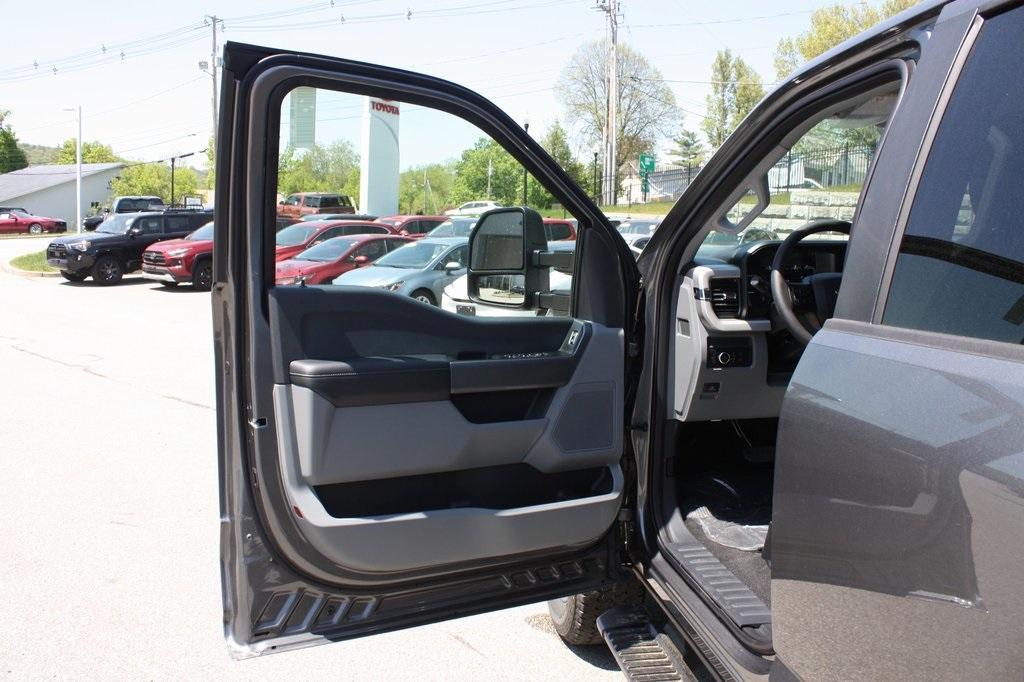 new 2025 Ford F-350 car, priced at $72,240