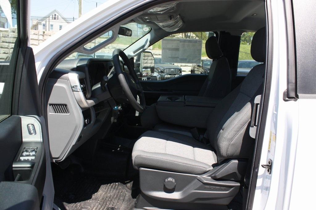 new 2025 Ford F-250 car, priced at $51,985