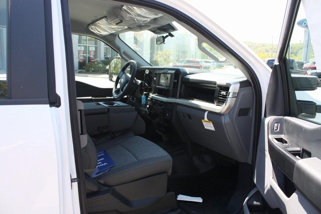 new 2025 Ford F-250 car, priced at $51,985