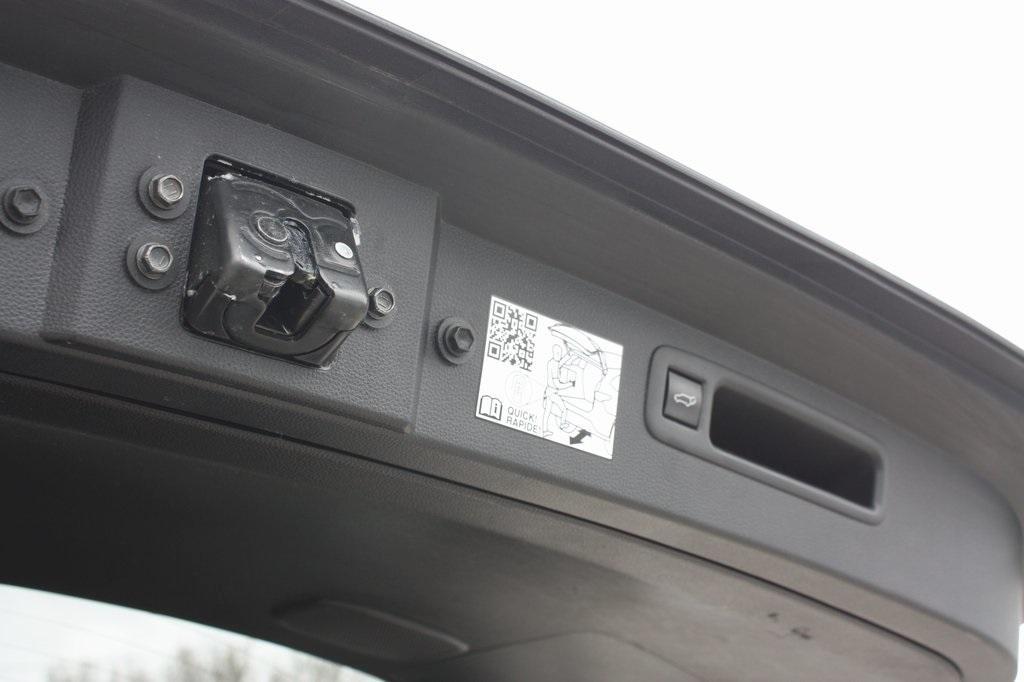 used 2022 Toyota Highlander Hybrid car, priced at $34,587