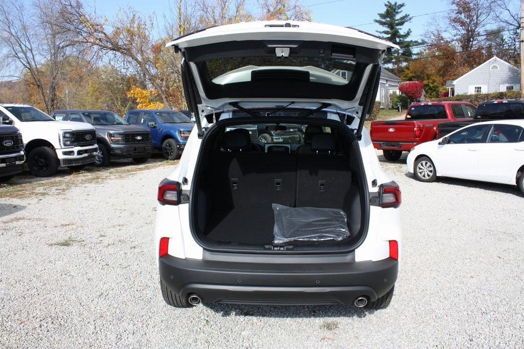 new 2025 Ford Escape car, priced at $35,995