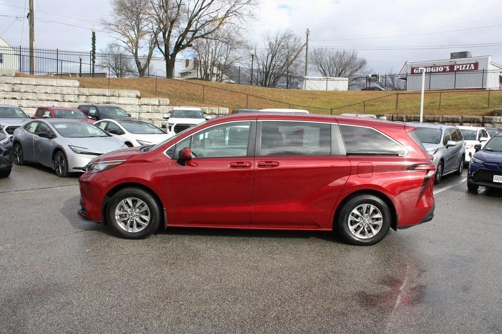 used 2022 Toyota Sienna car, priced at $30,662