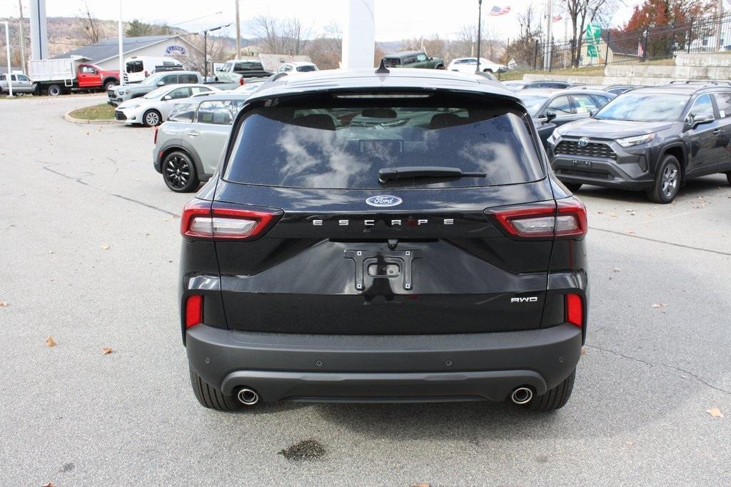 new 2025 Ford Escape car, priced at $33,670