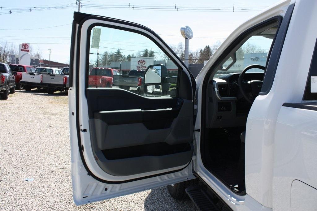 new 2025 Ford F-350 car, priced at $60,995