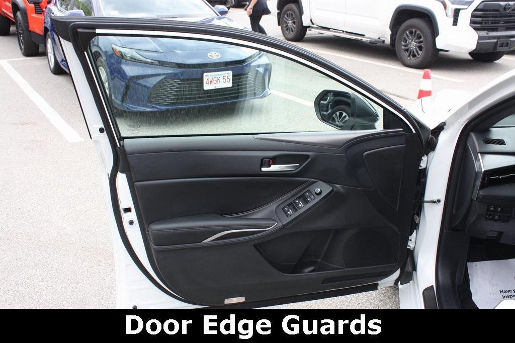 used 2022 Toyota Avalon Hybrid car, priced at $34,029